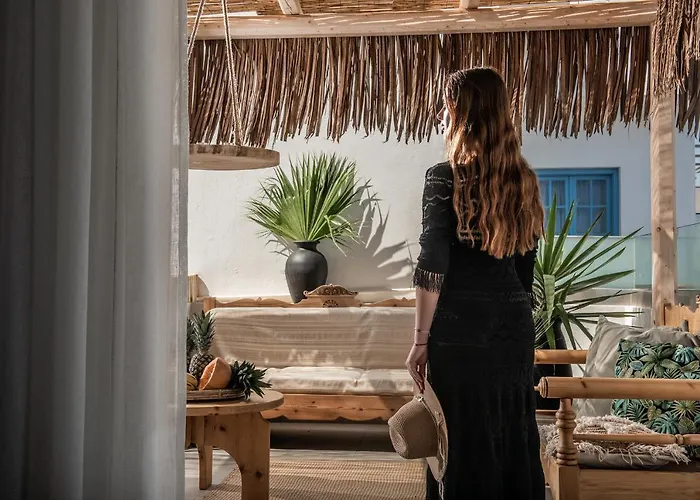 Khroma Luxury 2 Front With Private Mini Pool Jacuzzi Apartment