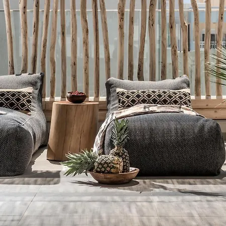 Khroma Luxury 2 Front With Private Mini Pool Jacuzzi