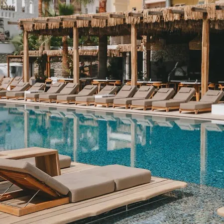 Khroma Luxury 2 Front With Private Mini Pool Jacuzzi 赫索尼索斯