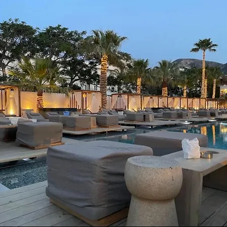 Khroma Luxury 2 Front With Private Mini Pool Jacuzzi * הרסוניסוס